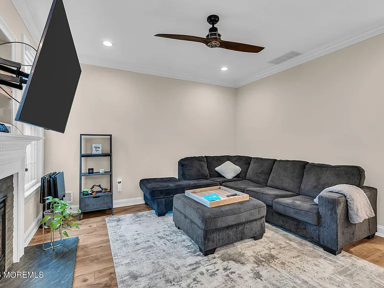 196 Shinnecock Dr — Photo 12