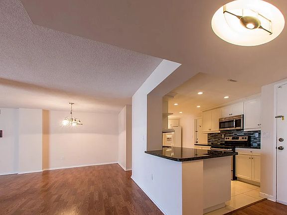 4th image of 1833 S Ocean Dr APT 906