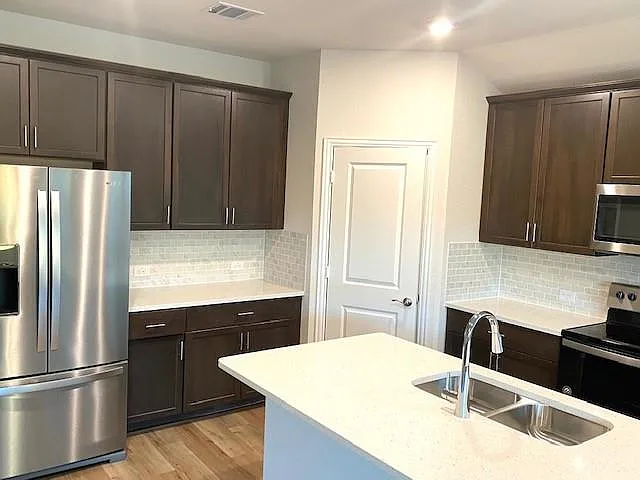 1902 Canyon Ln — Photo 11