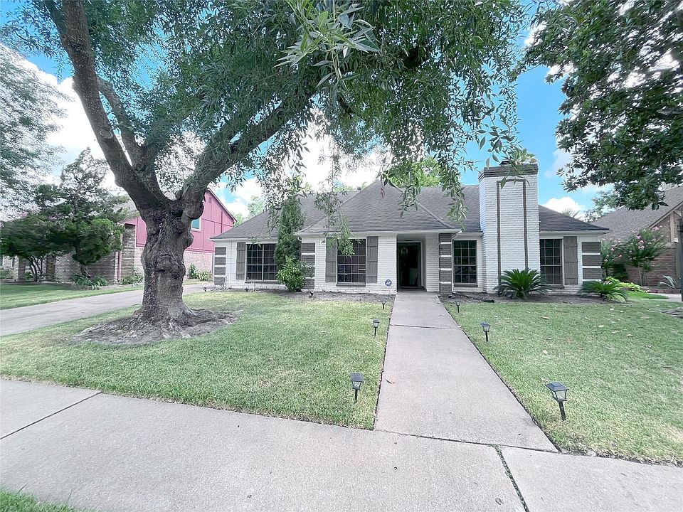 1st image of 15402 Paladora Dr