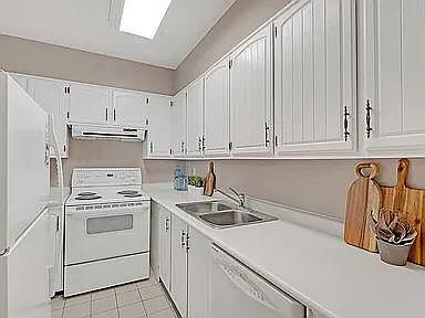 1st image of 2045 Lakeshore Blvd #1505