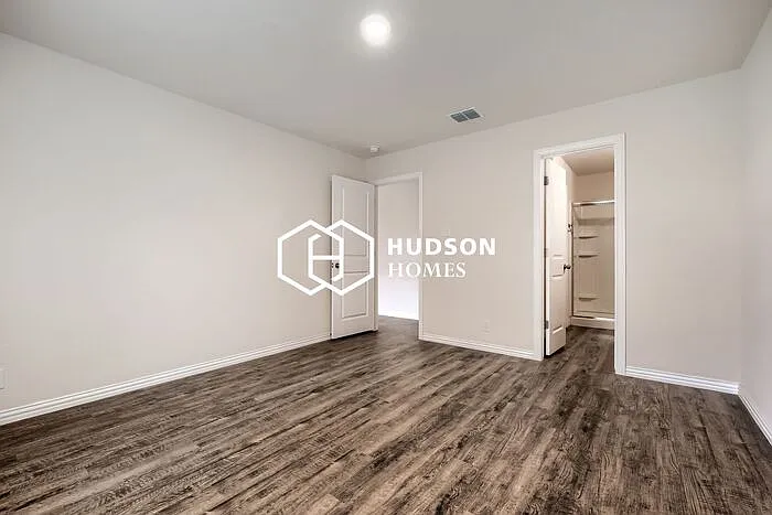 2434 Bermuda Dr — Photo 11