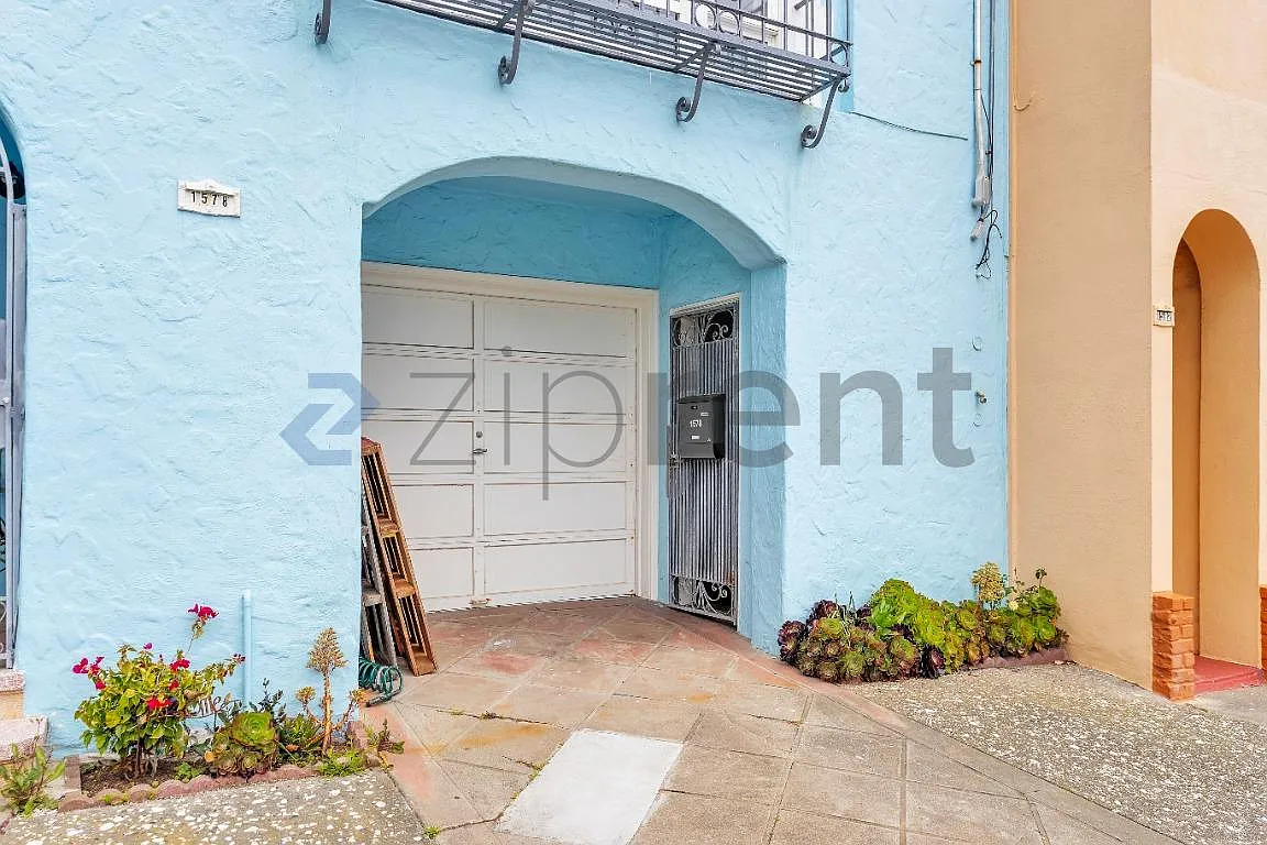 Building Photo - 1578 43rd Ave #B