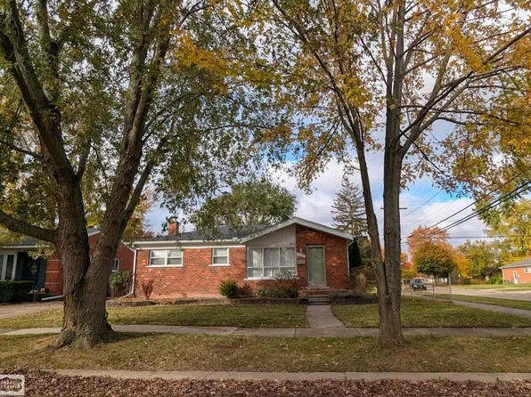 24705 Raven Ave, Eastpointe, MI 48021