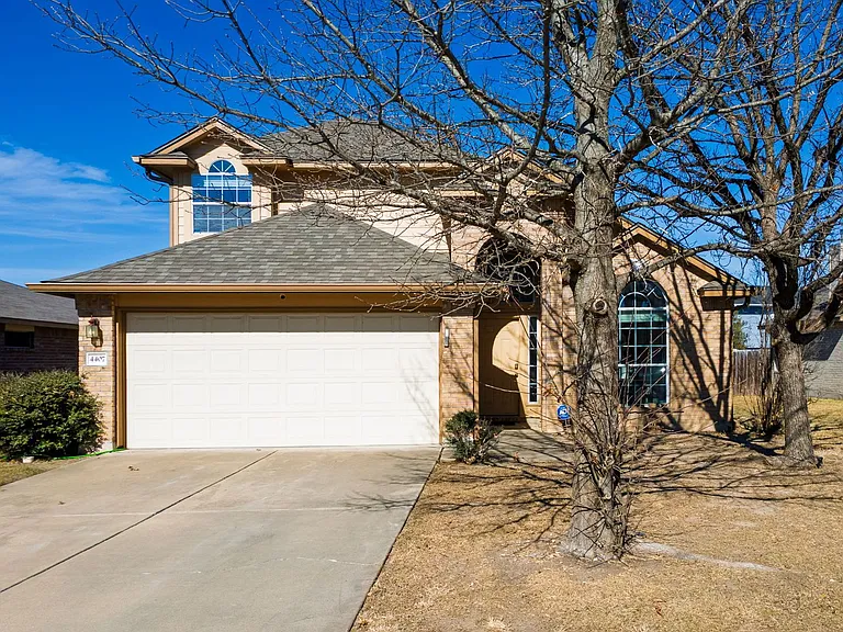 4407 Golden Gate Dr — Photo 1