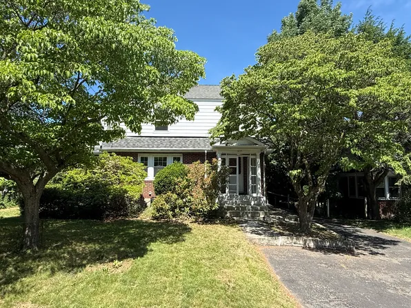 1639 Washington St, Newton, MA 02465