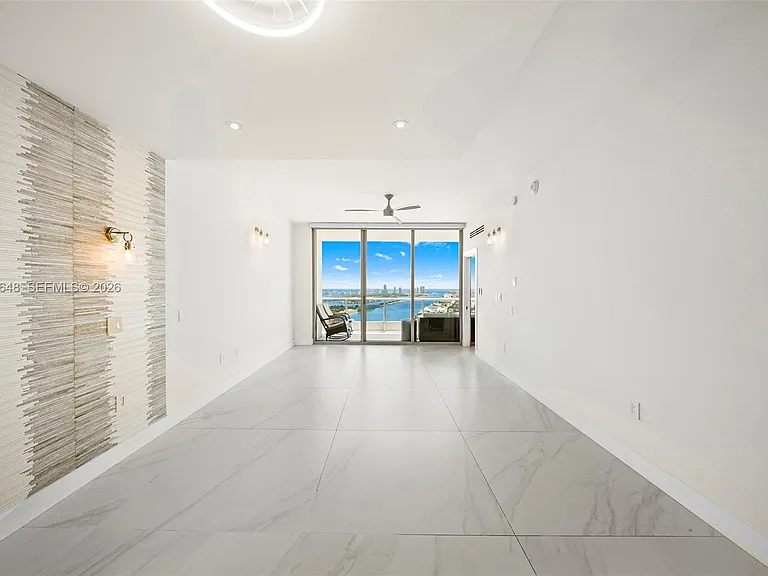 900 Biscayne Blvd #4202 — Photo 33