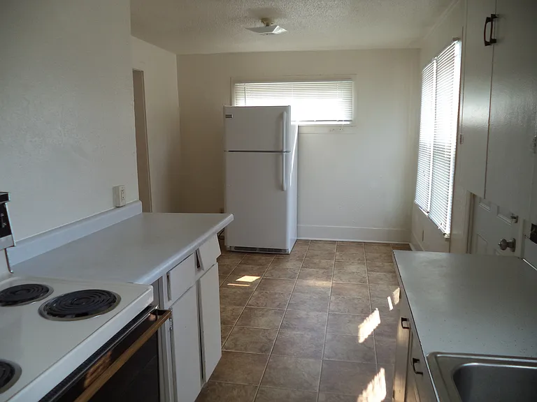1216 6th Ave NE — Photo 7