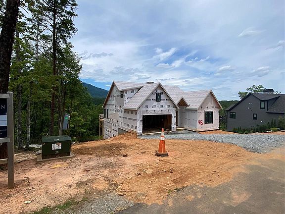 2nd image of 2 Jackson Ridge Ln