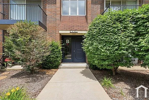 2 bed, $2,400 — Photo 2