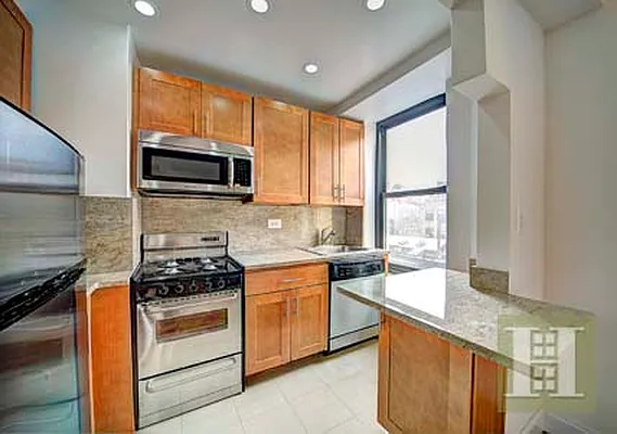 Rented by Halstead Real Estate | media 29