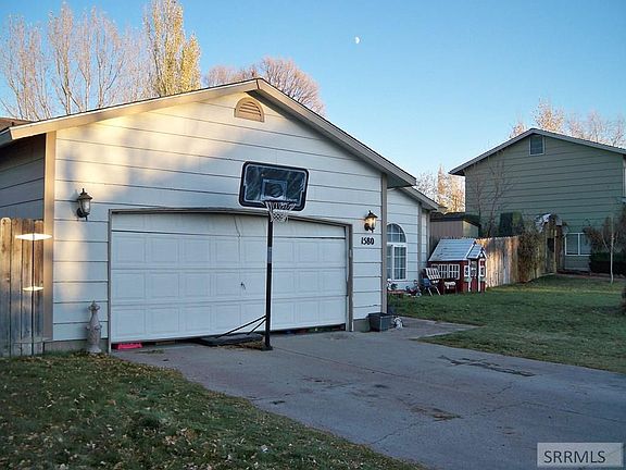 3rd image of 1580 Ethels Ln