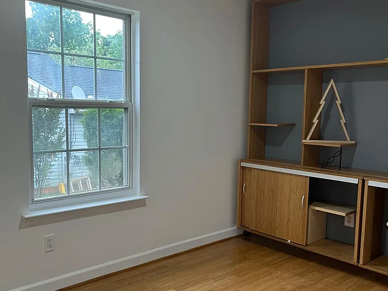1819 Arlington Ave — Photo 5