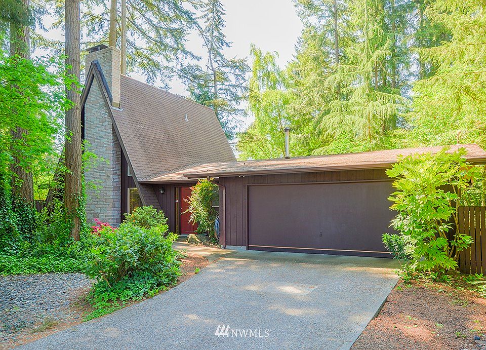 1st image of 3917 Shadow Place NE