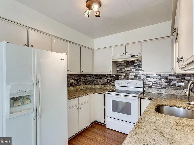 12224 Dapple Gray Ct — Photo 8