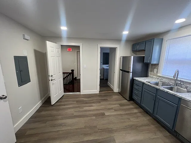915 Rockhill St #2B — Photo 4