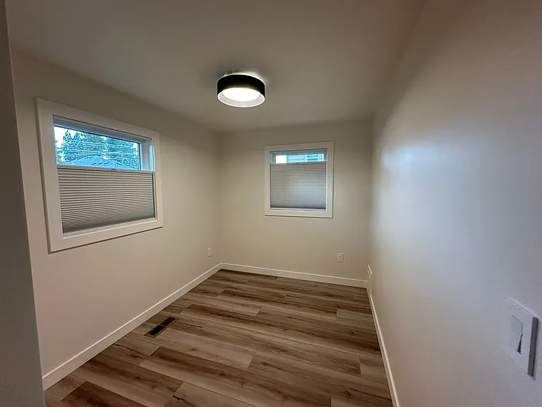1019 Wilson St — Photo 13