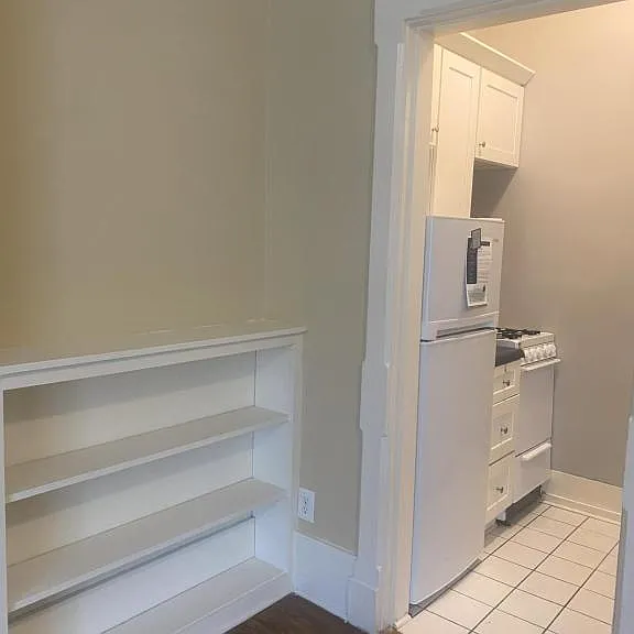 144 Gibbs St #1 — Photo 3