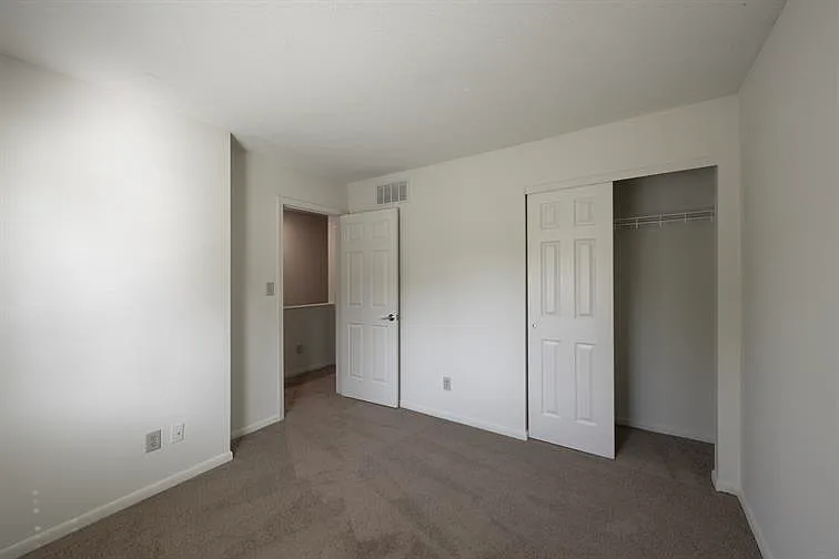 Brandywine Court — Photo 24