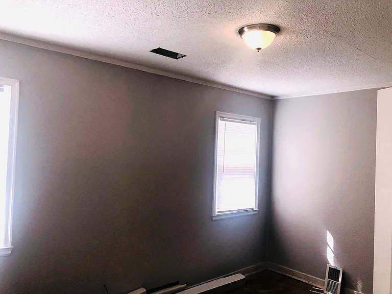843 Biggs St — Photo 9