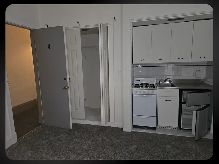 39 E Division St #3B — Photo 3