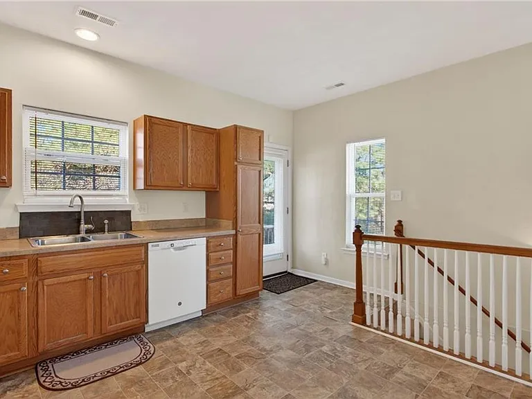 8125 Redmon Rd #B — Photo 6