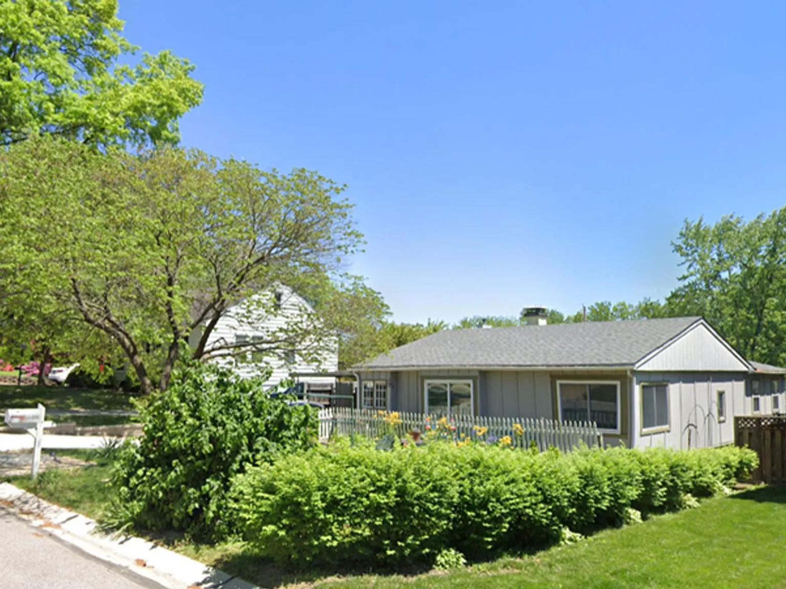 3 bed, 1700 sqft, $2,250 — Photo 2