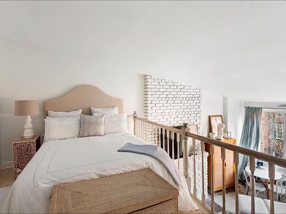 5th image of 10 Charles St APT 4A