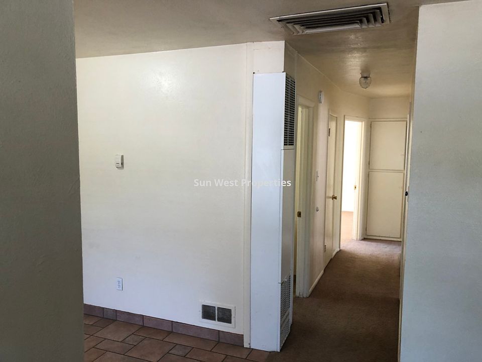 1st image of 3011 Edgecliff Dr