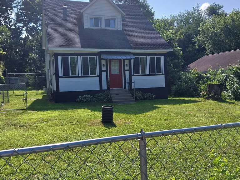 518 Leenhouts St — Photo 17