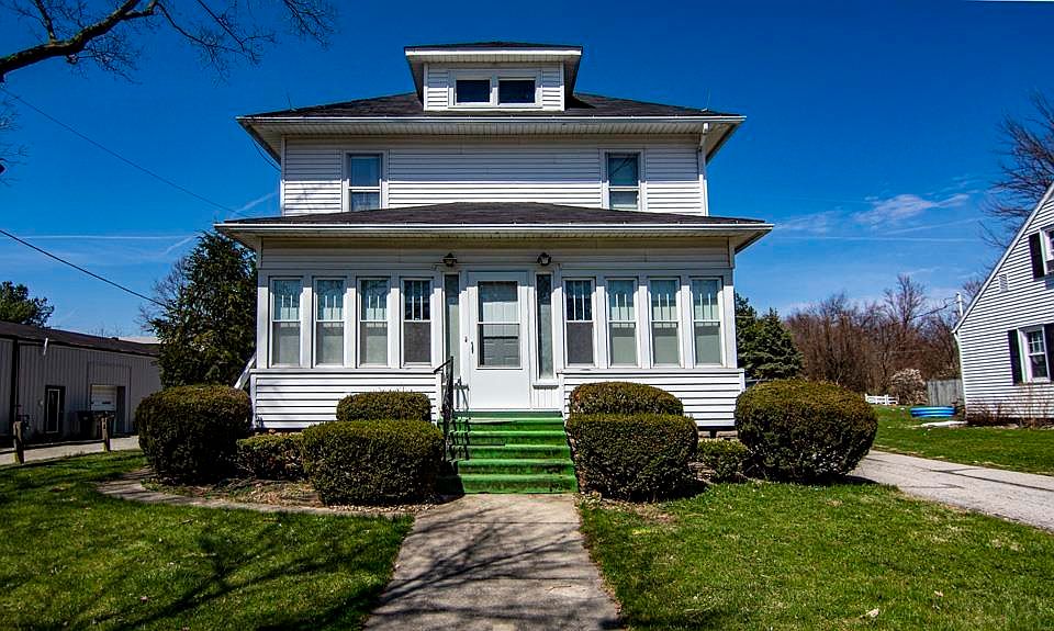 1st image of 412 E Waterford St