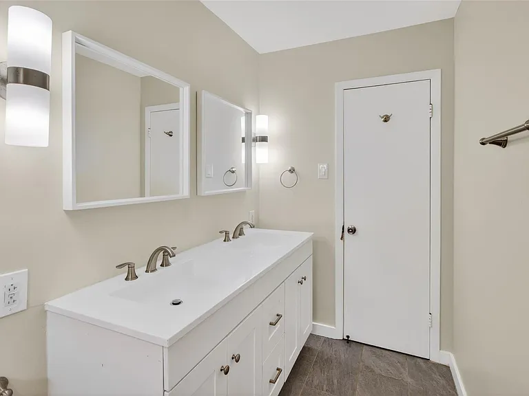 5502 Effingham Dr — Photo 20