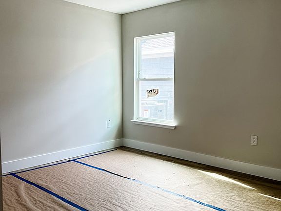 3rd image of 282 Cove Ln