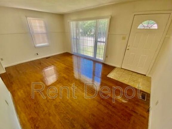 4th image of 1809 Shelby Ave