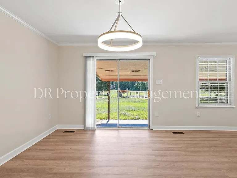 11335 Carolina Ave — Photo 10