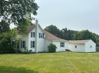 733 W Shaw St, Howard City, MI 49329
