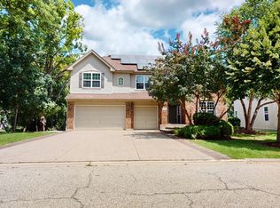 5670 Brentwood Dr, Hoffman Estates, IL 60192