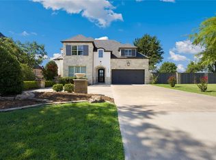 1720 Huntington Ave, Nichols Hills, OK 73116