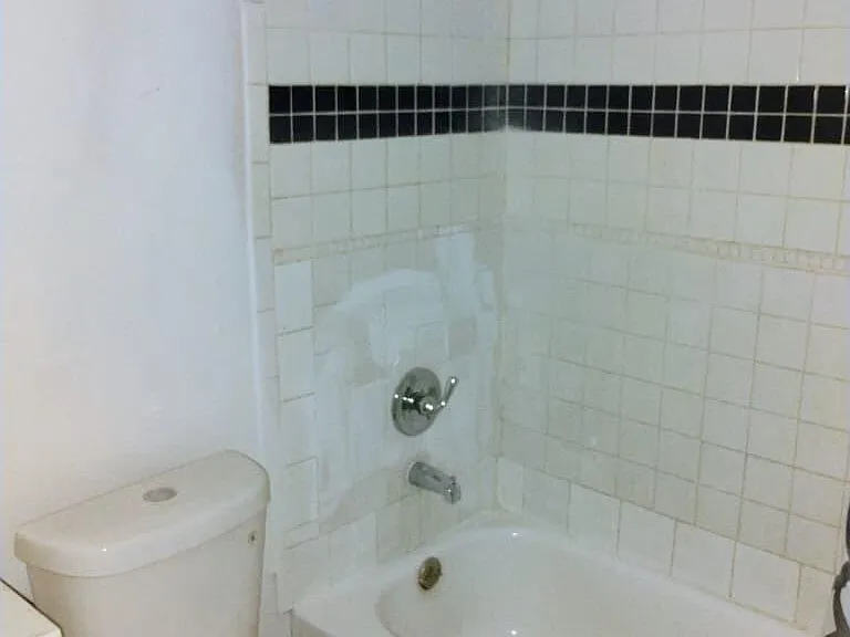 1104 Tyler St — Photo 13