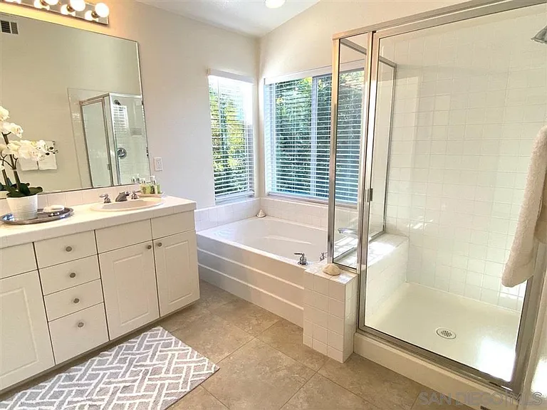 13260 Hollyfield Ct — Photo 13
