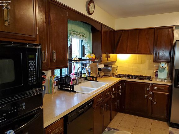 3rd image of 3810 Amherst Ave
