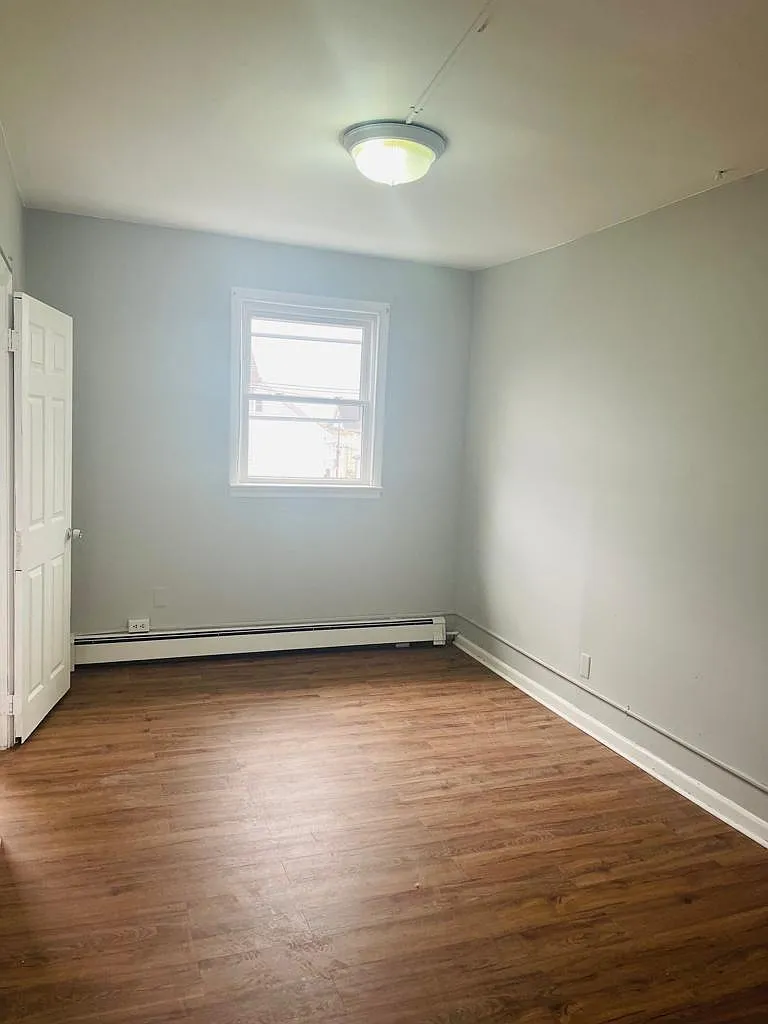 34 Paterson Ave — Photo 3