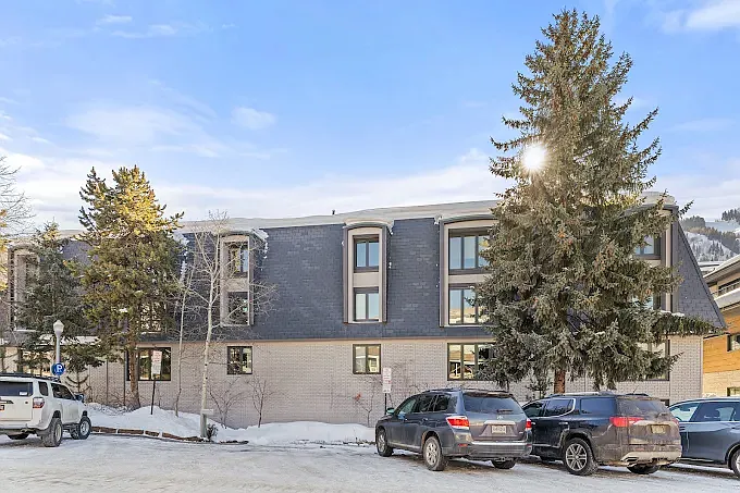 725 E Durant Ave #24