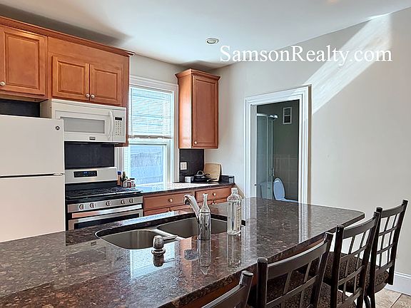 3rd image of 20 Governor St #1