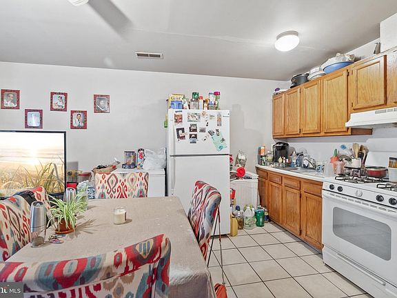 5th image of 1408 Lindley Ave