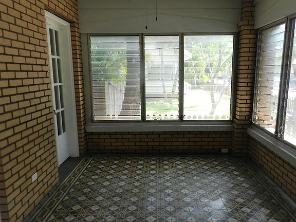 2nd image of 125 7th Ave NE APT B1