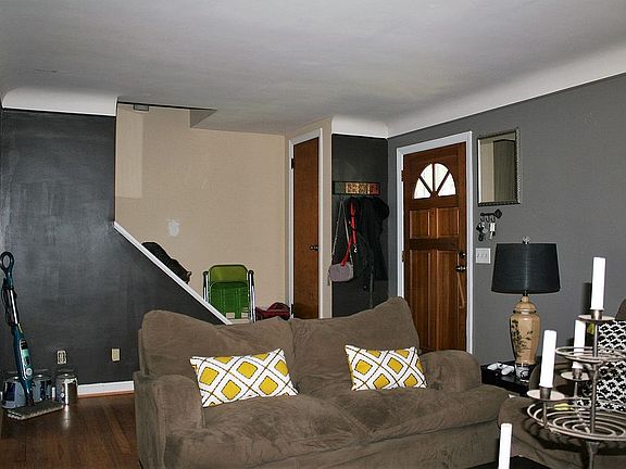 3rd image of 6888 Parkview Dr