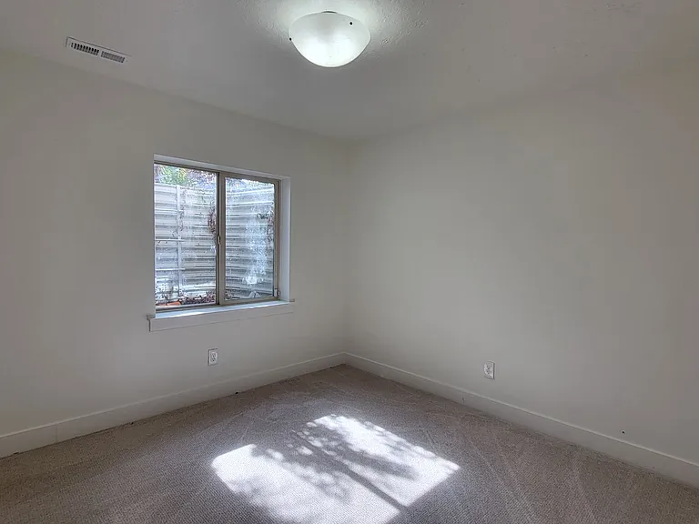 1652 W Brooke St — Photo 25