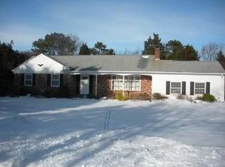 15 E Point Ln, Hampton Bays, NY 11946