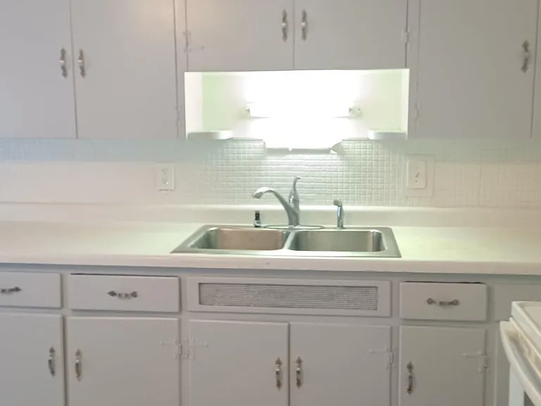 210 N Penn St — Photo 3